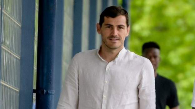 Iker Casillas: l&rsquo;ancien gardien du Real Madrid et de l&rsquo;Espagne supprime le tweet « Je suis gay » et dit qu&rsquo;il a été piraté