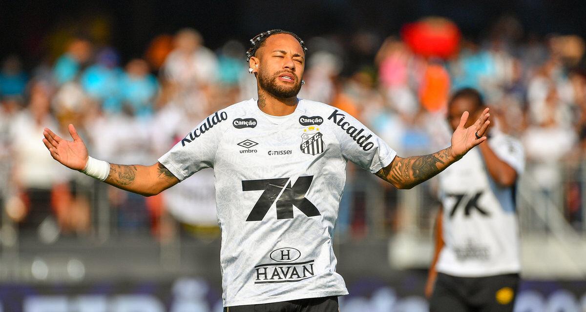 Neymar appelle les supporters de Santos à raviver la magie du stade en privilégiant les encouragements aux sifflets