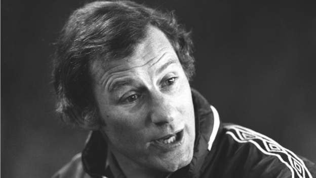 Terry Neill: l&rsquo;ancien capitaine et manager d&rsquo;Arsenal et d&rsquo;Irlande du Nord décède à 80 ans