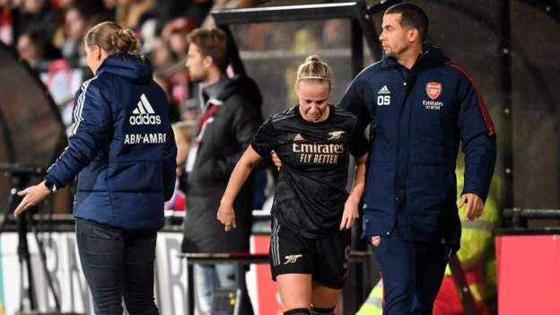 L&rsquo;UEFA confirme qu&rsquo;elle n&rsquo;autorise pas les sous-marins pour commotion cérébrale après une confusion sur la blessure à la tête de Beth Mead
