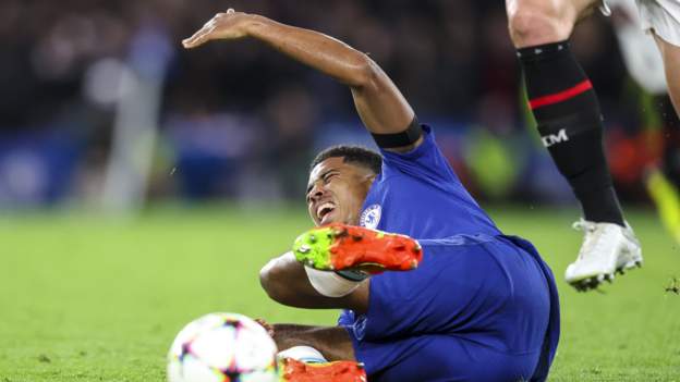Wesley Fofana: la blessure au genou du défenseur de Chelsea n&rsquo;est pas aussi grave qu&rsquo;on le craignait