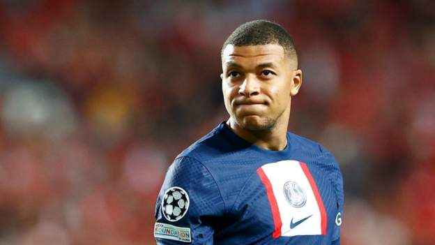 Kylian Mbappe : l&rsquo;attaquant français se sent « trahi » par le PSG et veut partir – Julien Laurens