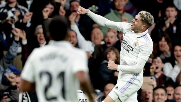 Real Madrid 3-1 Séville: les buts tardifs permettent aux dirigeants de la Liga de creuser l&rsquo;écart sur Barcelone