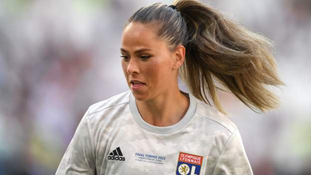Sara Bjork Gunnarsdottir remporte une décision historique sur les indemnités de maternité dans le football