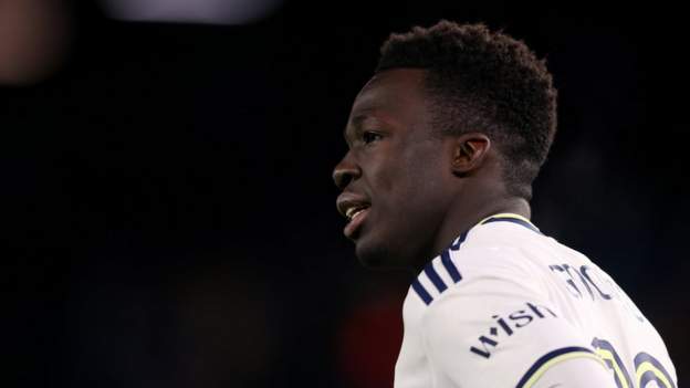 Wilfried Gnonto: La petite merveille de Leeds debout