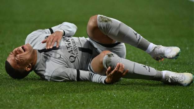 Montpellier 1-3 Paris Saint Germain: Kylian Mbappe se blesse alors que les leaders de la ligue gagnent