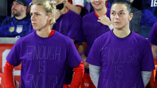 Coupe SheBelieves : le Canada proteste contre l&rsquo;équité salariale avant la défaite 2-0 contre les États-Unis