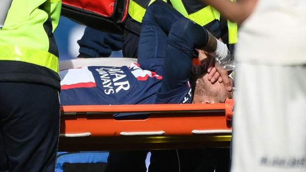 Paris St-Germain 4-3 Lille : Neymar emporté avant que Lionel Messi ne marque le vainqueur