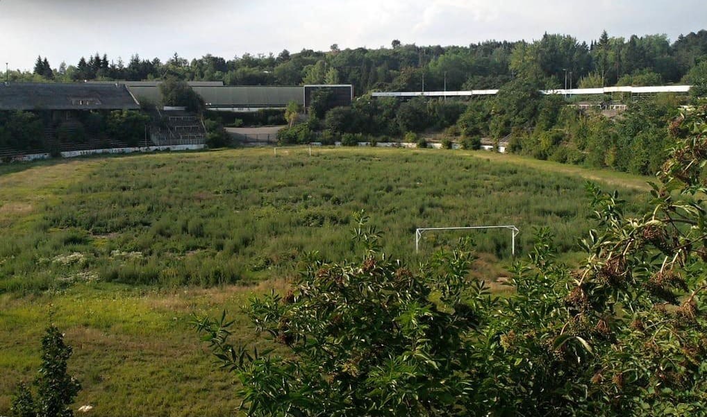 Stade-Za-Lužánkami-Brno-avant-travaux
