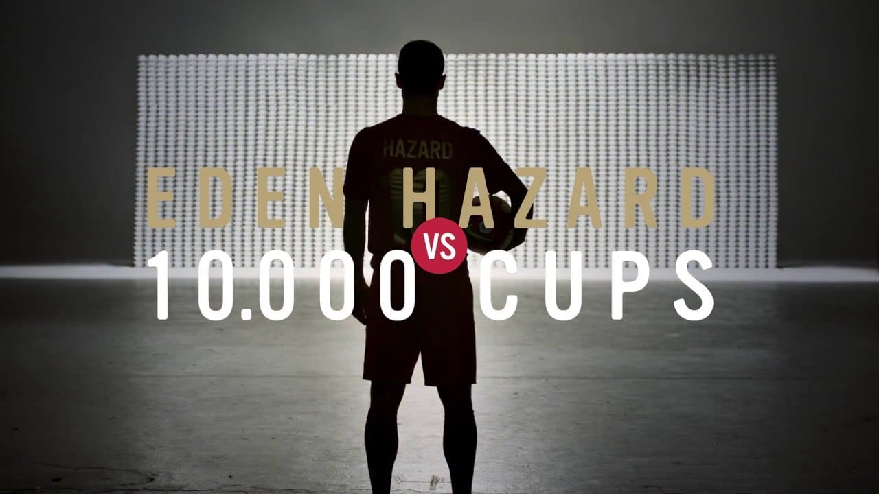 Eden Hazard affronte 10 000 tasses à café pour Lotus