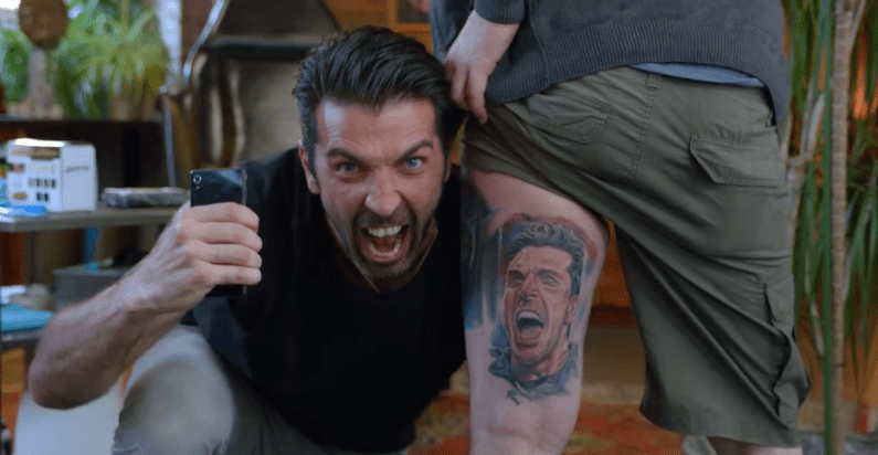 Quand Mastercard fait tatouer à Buffon le visage d&rsquo;un de ses fans !
