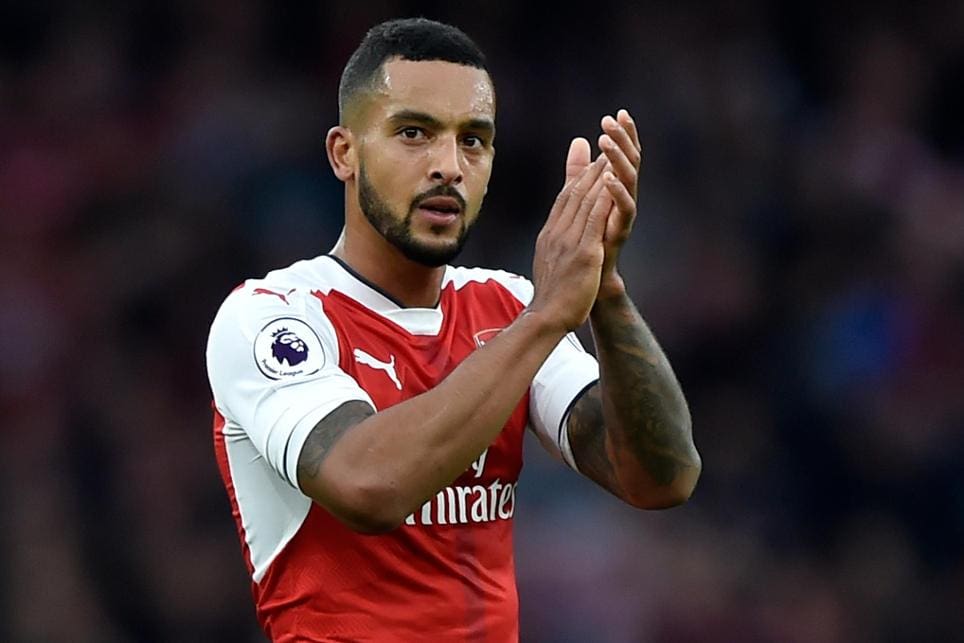 Theo Walcott envoie une lettre à des parents en deuil