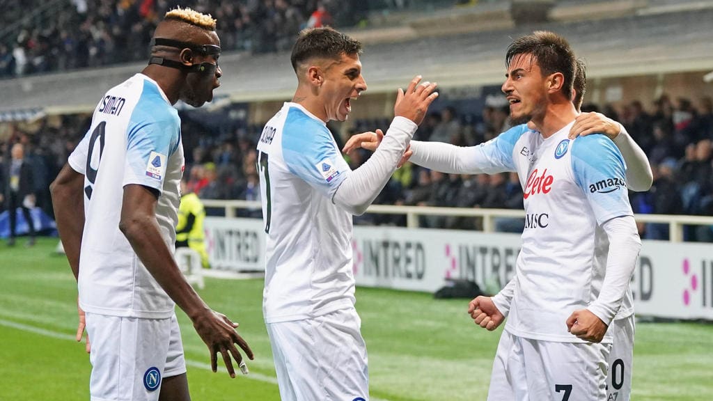 Le SSC Napoli prolonge la tête du classement