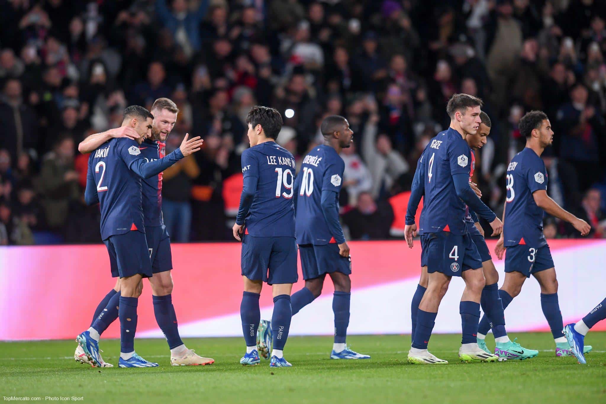 Découvrez le tout nouveau maillot sensationnel du PSG en exclusivité ce week-end en Ligue 1 !