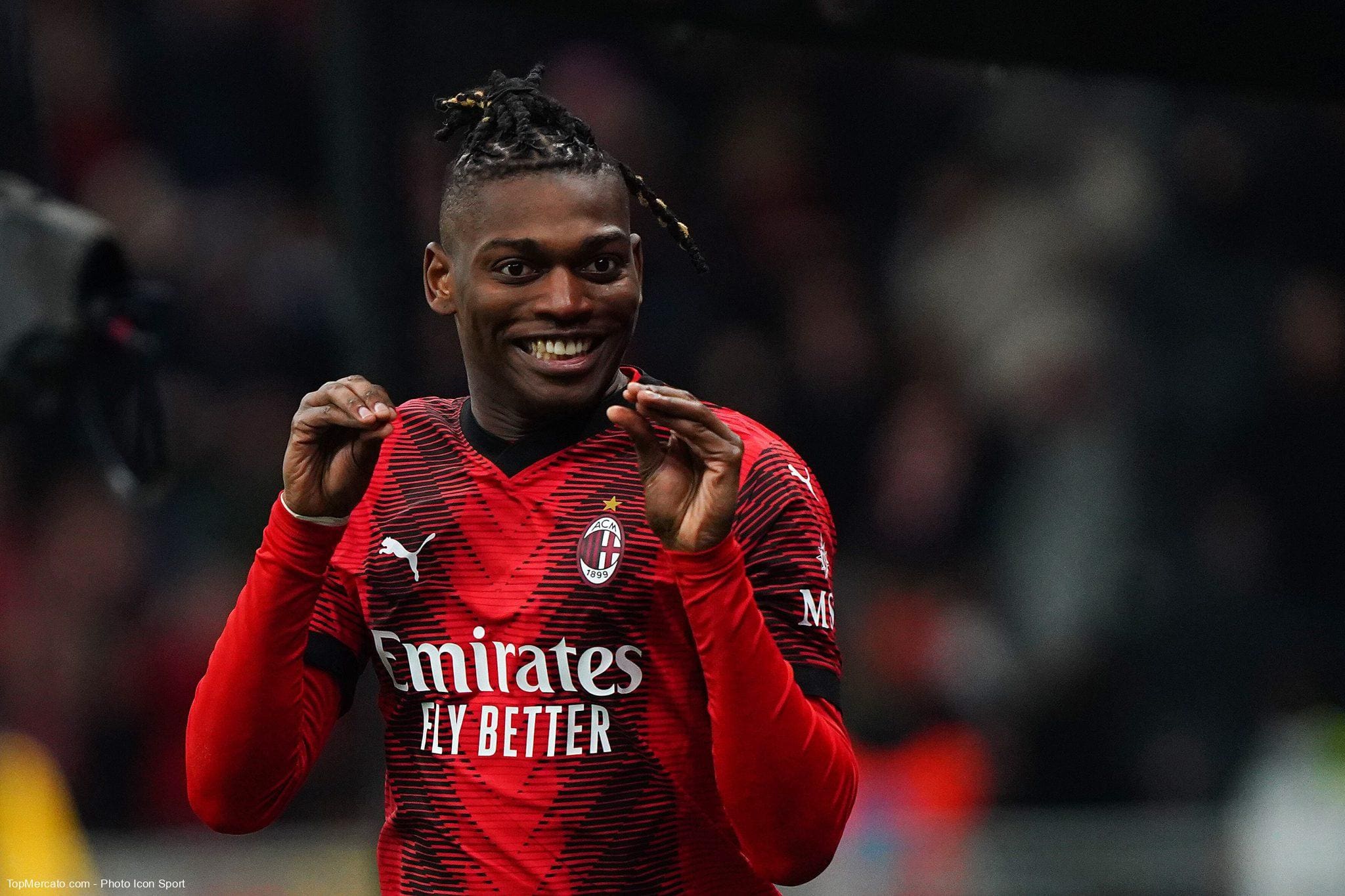 Découvrez les 2 raisons surprenantes qui empêchent Leao de rejoindre le PSG