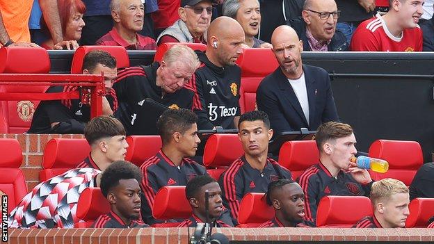 Cristiano Ronaldo sur le banc à Old Trafford