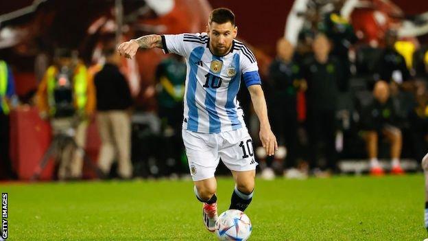 Lionel Messi joue pour l'Argentine