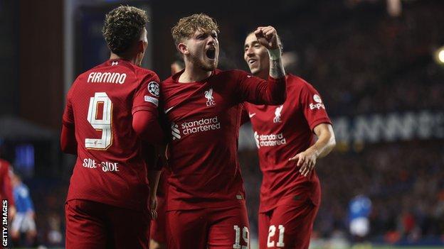 Harvey Elliott célèbre le but de Liverpool contre les Rangers en Ligue des champions