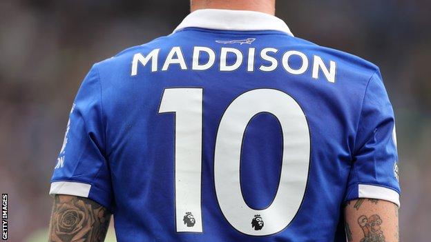 Le milieu de terrain de Leicester City James Maddison