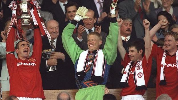 Manchester United fête sa victoire en FA Cup 1996
