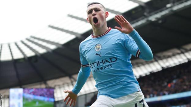Phil Foden est célébré