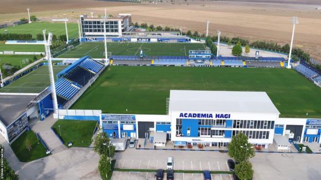 Academia Hagi vue du ciel