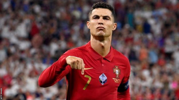 L'attaquant portugais Cristiano Ronaldo célèbre