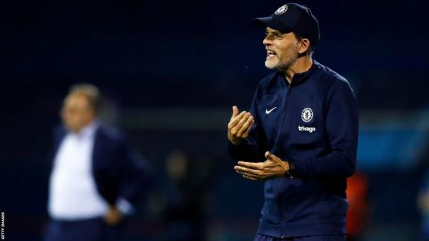 Thomas Tuchel bouge pendant un match de Chelsea