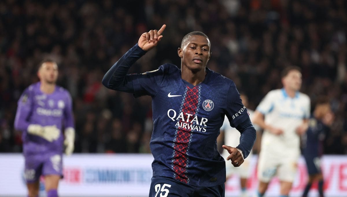 akliouche exprime ses inquiétudes avant le match crucial entre le psg et monaco, analysant les enjeux et les défis pour son équipe.