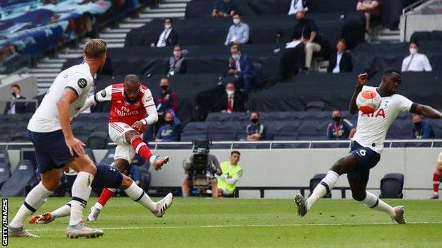 Arsenal contre Tottenham : les Spurs peuvent rester dans le match malgré l&rsquo;absence de Gabriel, tandis que Van de Ven vise une cote de 17/1
