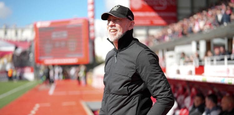 découvrez l'avenir d'éric roy à brest, une exploration des ambitions et des projets qui façonnent le parcours de cet homme passionné par le football. plongez dans les enjeux et les perspectives de cette figure emblématique du sport dans la région.