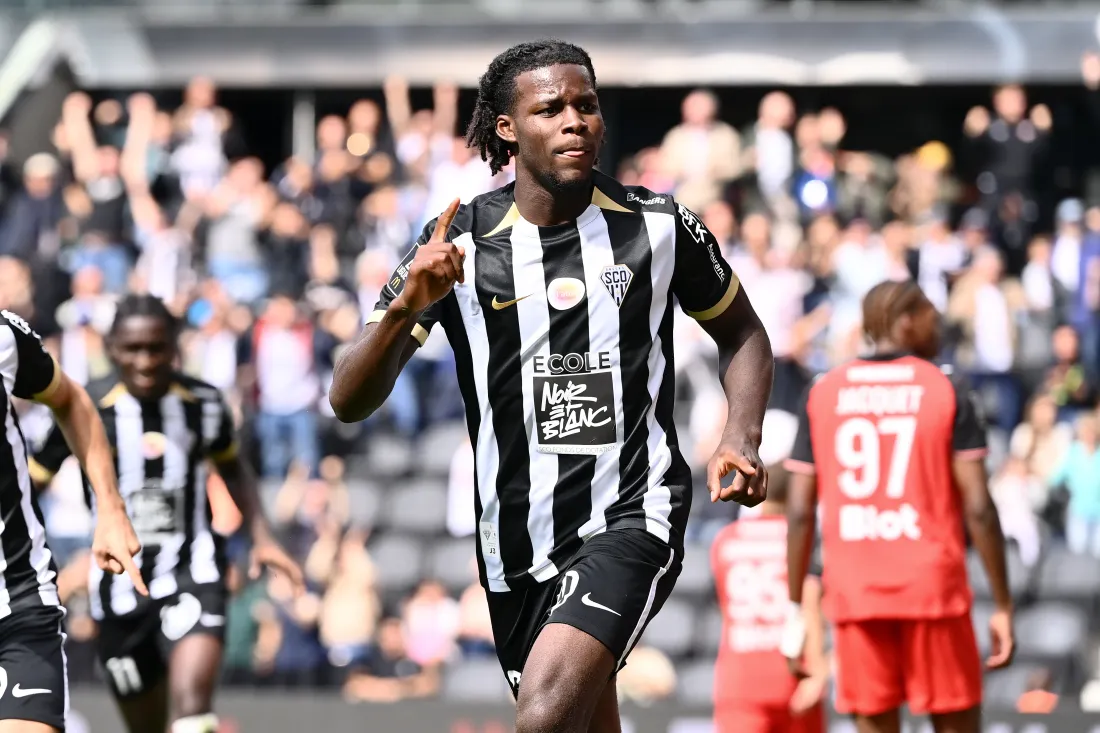 Mercato à Angers : Chérif dévoile ses ambitions et sa préférence pour l&rsquo;avenir