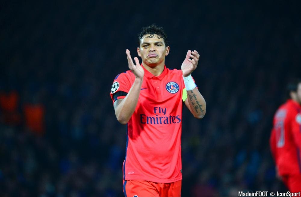 découvrez tout sur le spectaculaire ciseau de thiago silva : analyse du geste technique, contexte du match et réactions des fans. un moment inoubliable du football à ne pas manquer !