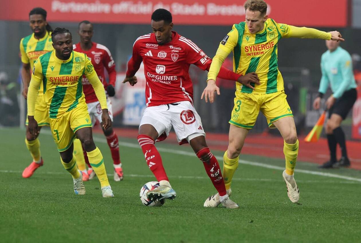 découvrez les résultats de la coupe de france : brest en difficulté tandis que lens et reims se qualifient pour la prochaine phase. suivez l'actualité et les analyses du tournoi.