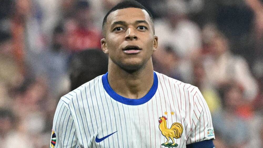 découvrez l'enquête policière autour de kylian mbappé : rebondissements, révélations et analyses sur une affaire captivante mêlant sport et suspense.