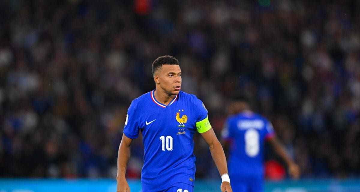 découvrez le résumé du match france-azerbaïdjan : victoire convaincante des bleus et un mbappé désormais tout proche du record de buts détenu par giroud. analyse, statistiques et temps forts du match.