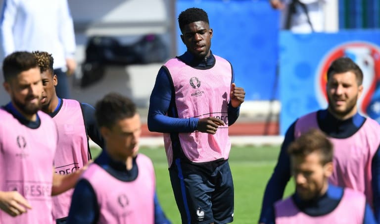 découvrez le choc des titans avec le match france-islande, où l'intensité du jeu se ravive sur le terrain. plongez dans l'excitation d'une rencontre footballistique captivante qui promet des moments mémorables et une compétition acharnée.