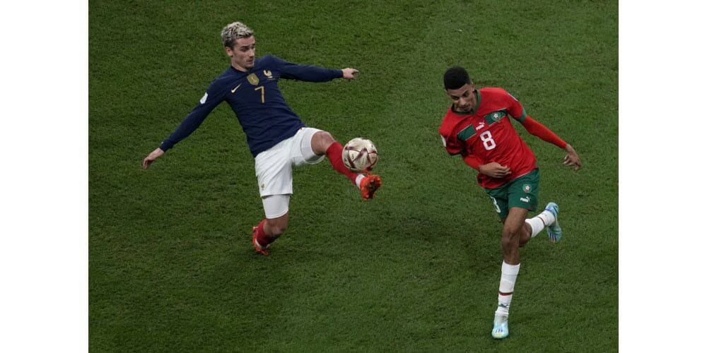 revivez le moment clé du match france-maroc avec le but contre son camp d’olmeta. analyse, enjeux et conséquences de cette action déterminante dans l’histoire du football.