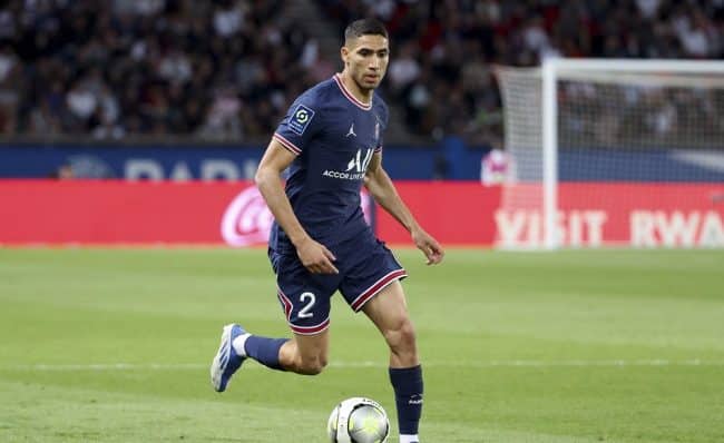 découvrez comment achraf hakimi s'illustre au paris saint-germain, sa contribution décisive sur le terrain et son impact dans le club. plongée dans le parcours de ce talent exceptionnel qui illumine le psg.