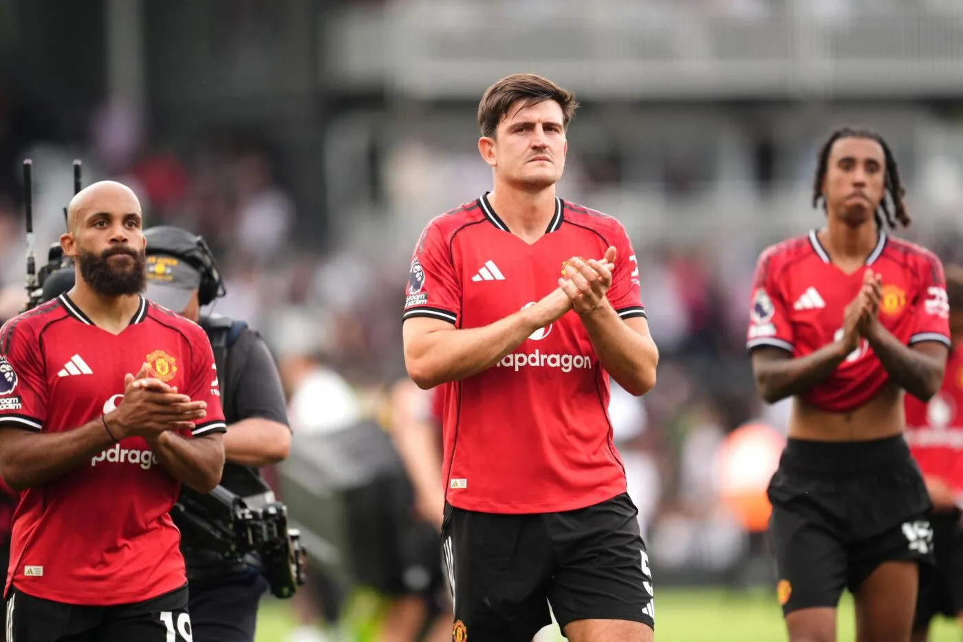 découvrez le potentiel buteur de harry maguire avec manchester united et son impact offensif surprenant cette saison.