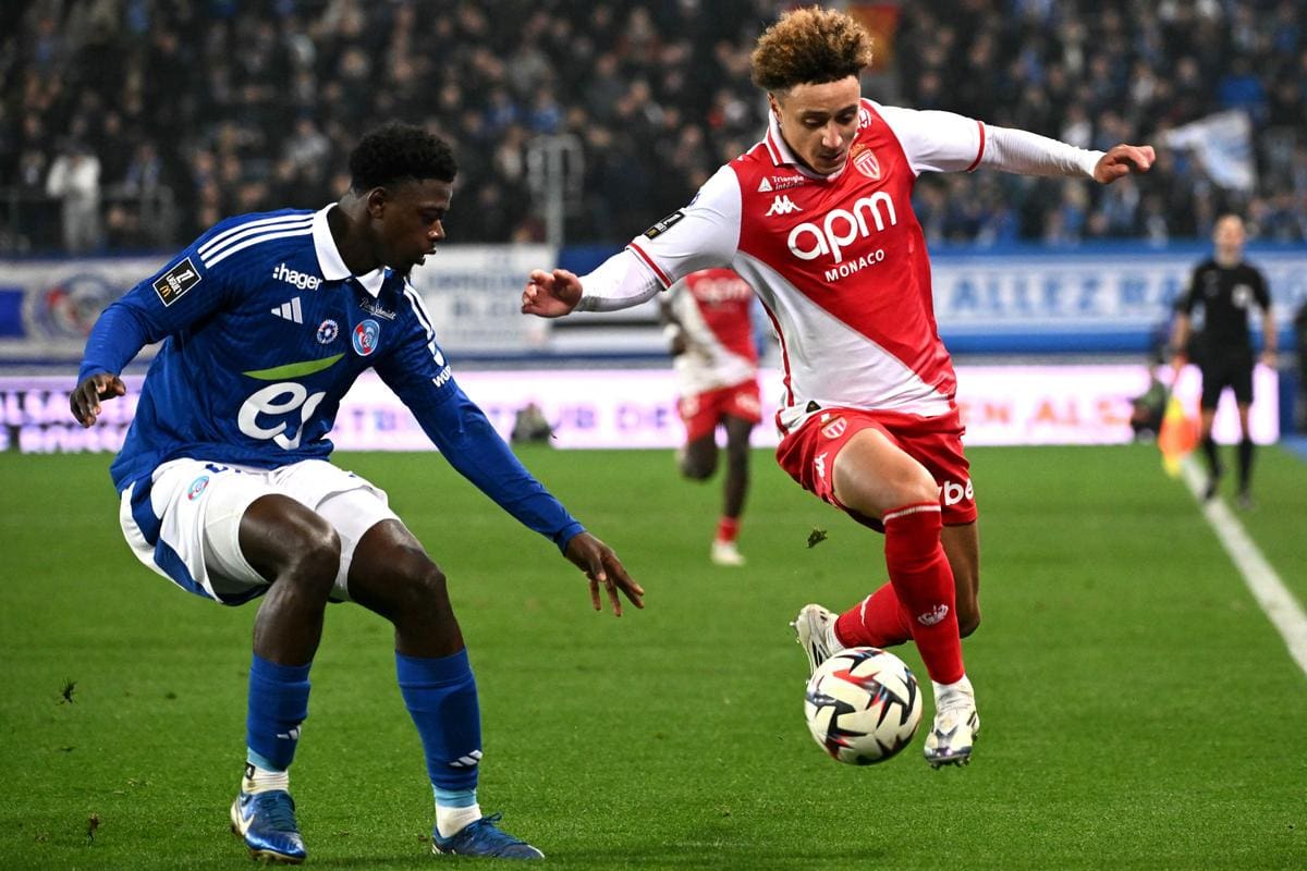 plongez dans l'univers du football avec l'incident captivant entre hütter et majecki. découvrez les dessous de cette controverse marquante qui a suscité la colère de l'entraîneur et les réactions des fans. ne manquez pas cette analyse détaillée sur une erreur qui a fait couler beaucoup d'encre.