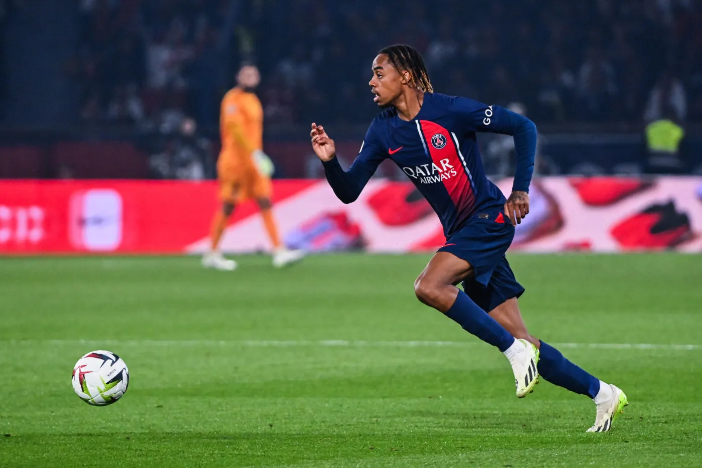 luis enrique salue la performance exceptionnelle de son gardien chevalier suite à la victoire aux tirs au but, soulignant son rôle décisif lors du match.