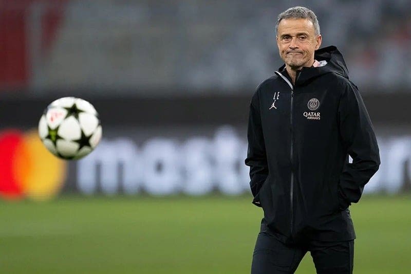 luis enrique évoque les distinctions individuelles au psg, soulignant l'importance du collectif et les performances remarquables des joueurs.