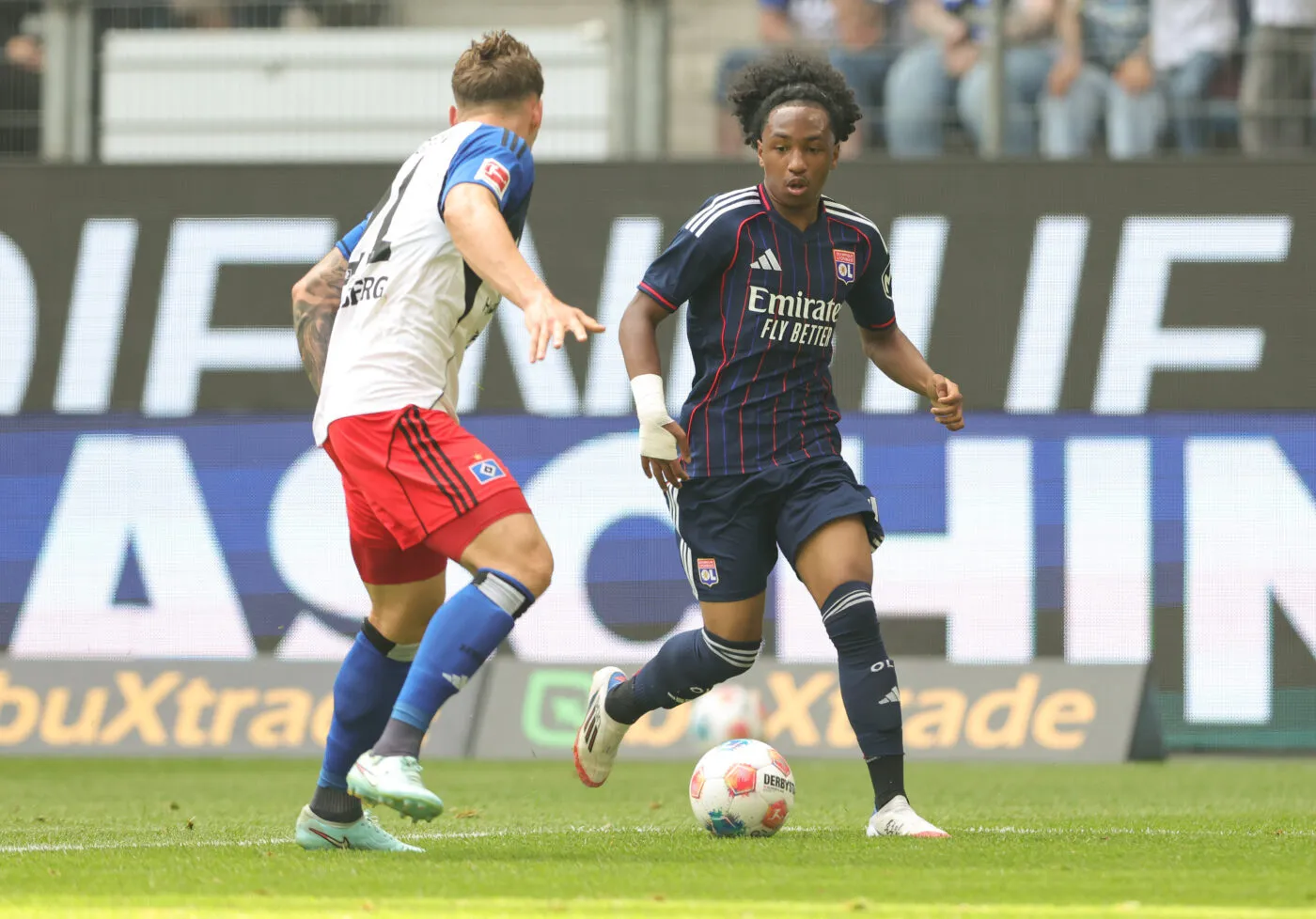 découvrez le résumé du match entre lyon et angers, où lyon s'impose avec brio. analyse, moments forts et réaction des joueurs dans cet article dédié à la victoire lyonnaise.