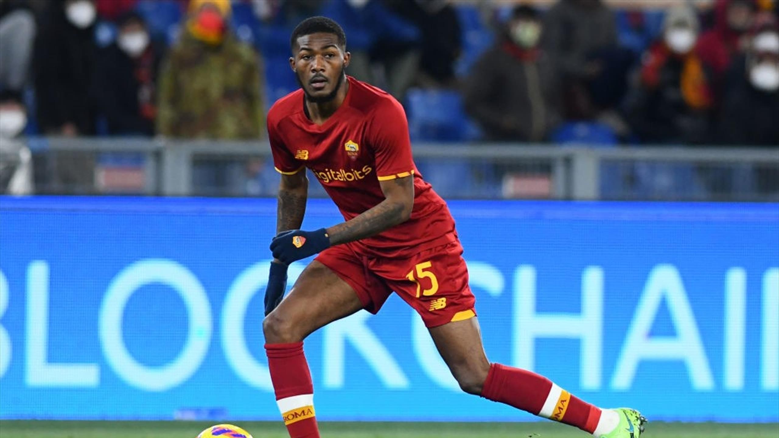 maitland-niles offre l'égalisation à lyon face au psg dans un match intense de ligue 1.