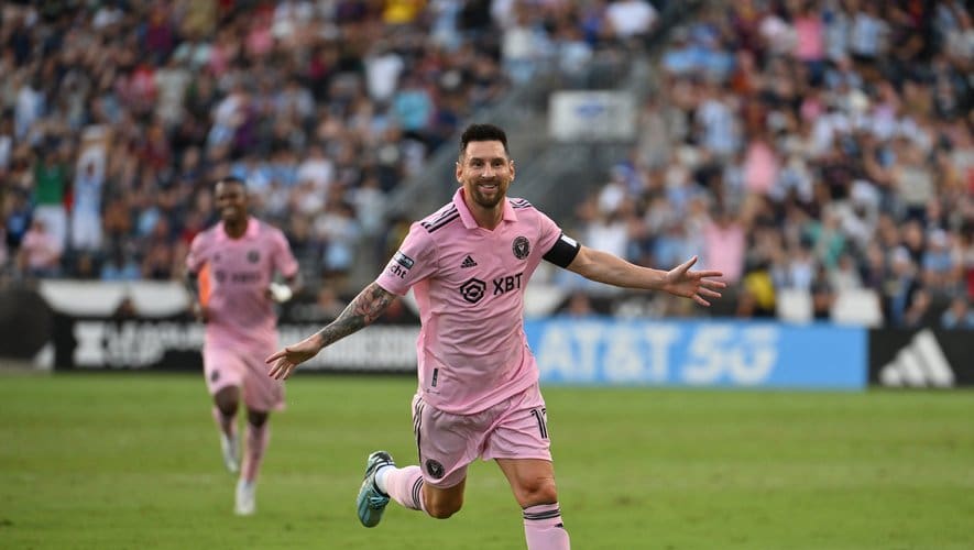 découvrez comment lionel messi illumine la mls avec des performances exceptionnelles, marquant buts et offrant des passes décisives qui font vibrer les fans de football.