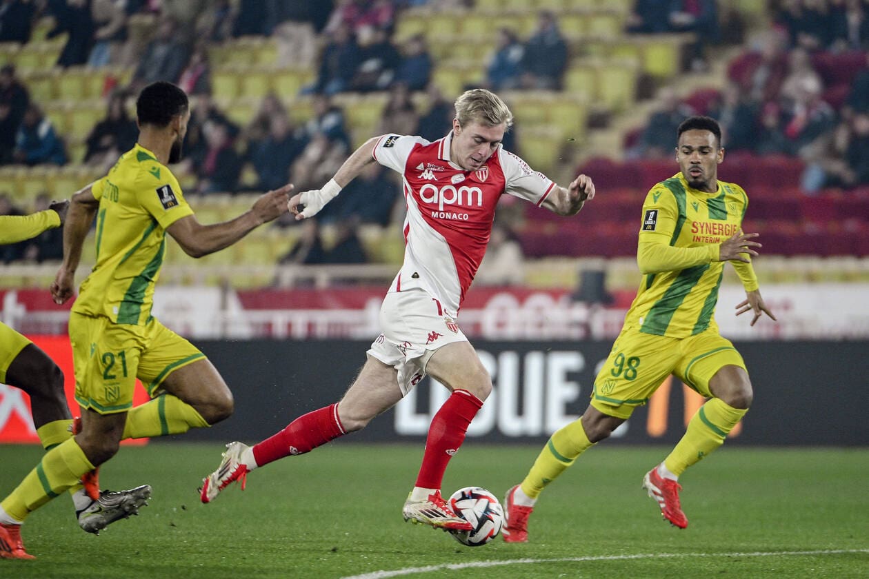 découvrez l'analyse du match monaco - nantes et comment les canaris rencontrent des difficultés face à leurs adversaires.