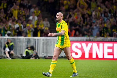 découvrez l’analyse du match nantes-psg disputé sans entraîneur sur le banc, ses enjeux inédits et l’impact de cette situation sur la performance des deux équipes. résumé, contexte et conséquences dans cet article.
