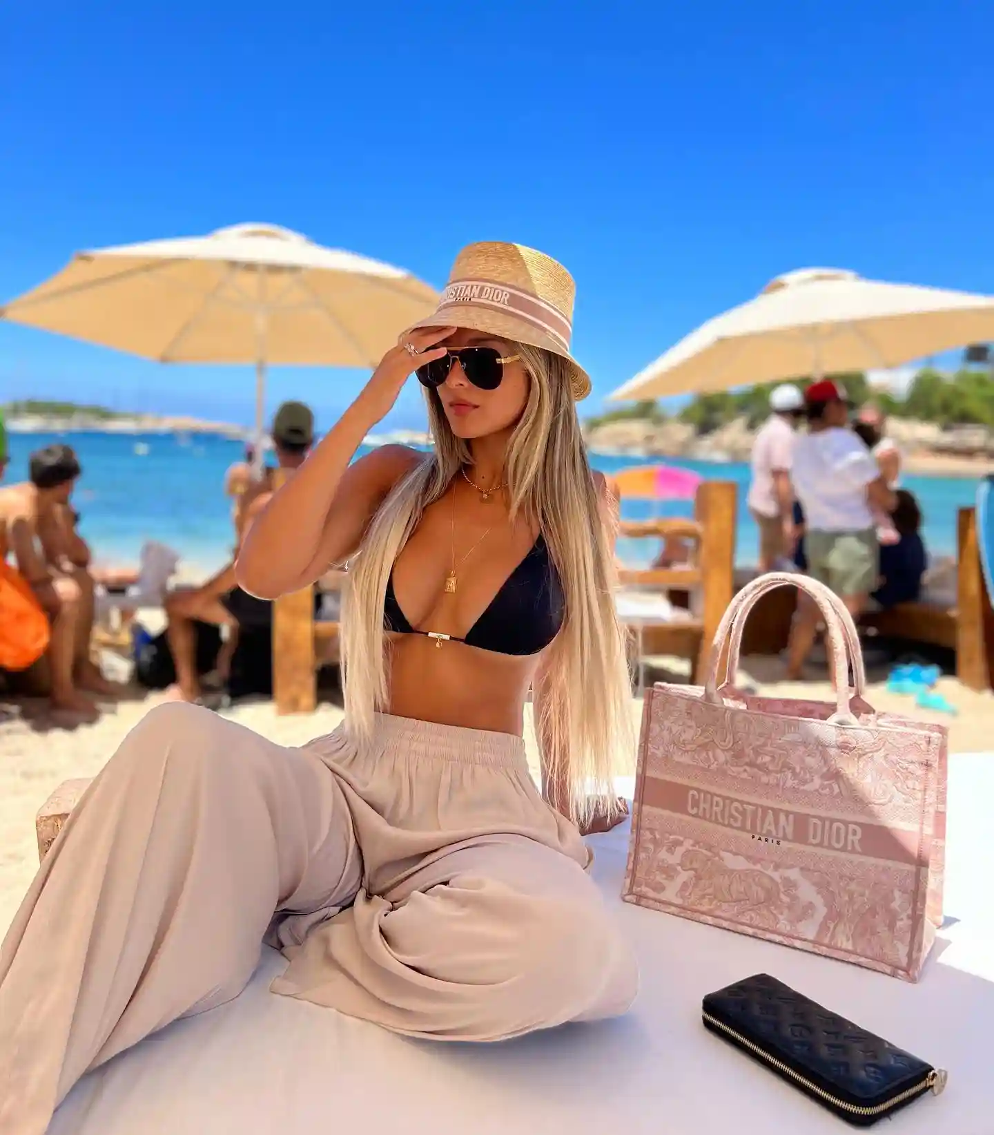 natalia rodrigues plage femme de raphinha