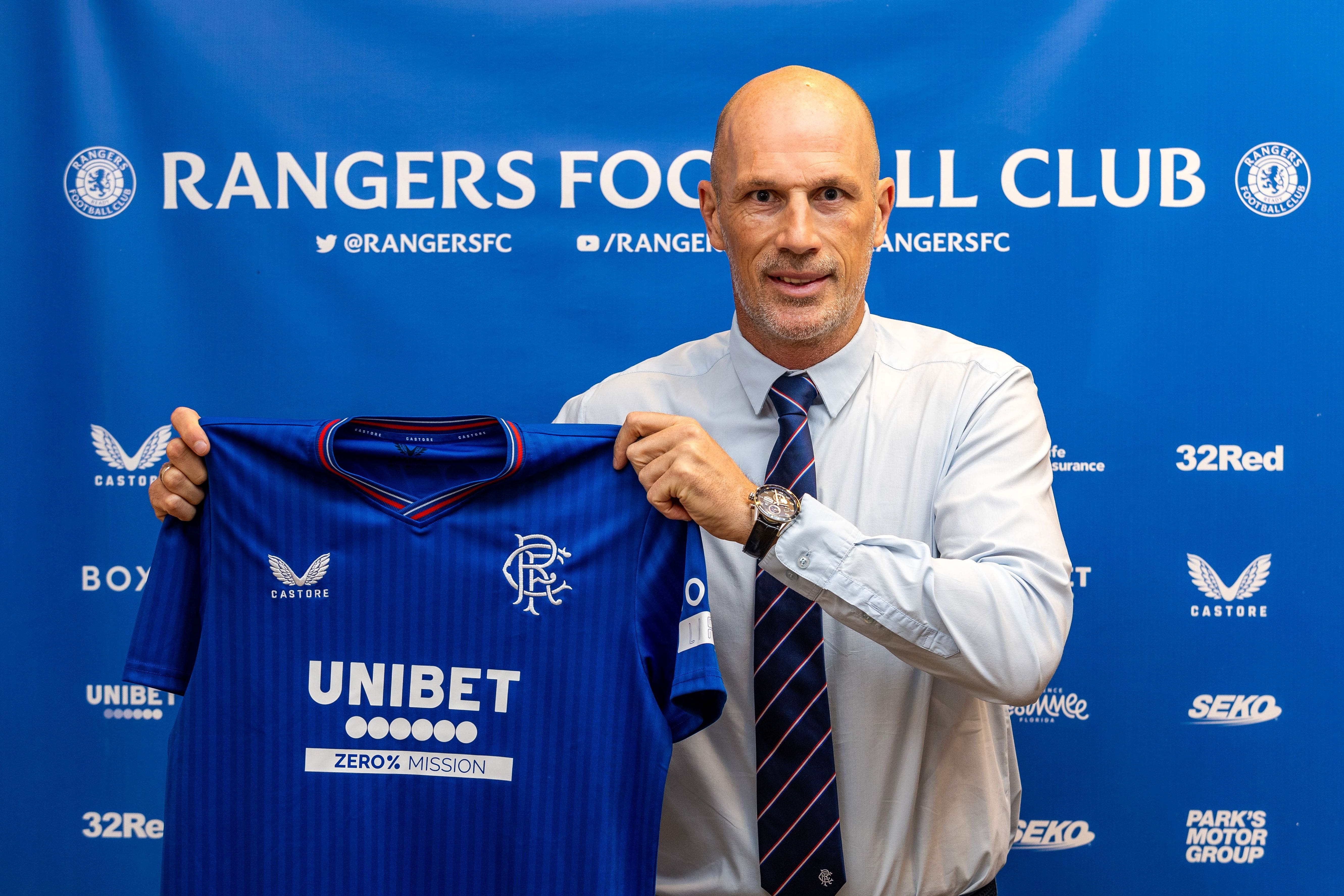Nouvelle Élément au Poste de Manager des Rangers : Les Paris Relancés avec Rohl en Tête Après l&rsquo;Absence de Gerrard à Ibrox